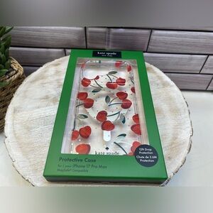 Kate Spade  ❤️Apple iPhone 17 Pro Max Protective Case with MagSafe Cherry